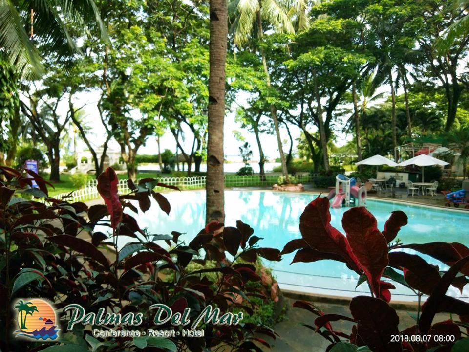 โรงแรมพาล์มาส เดล มาร์ คอนเฟอเรนซ์ รีสอร์ท บาโคลอด ภายนอก รูปภาพ